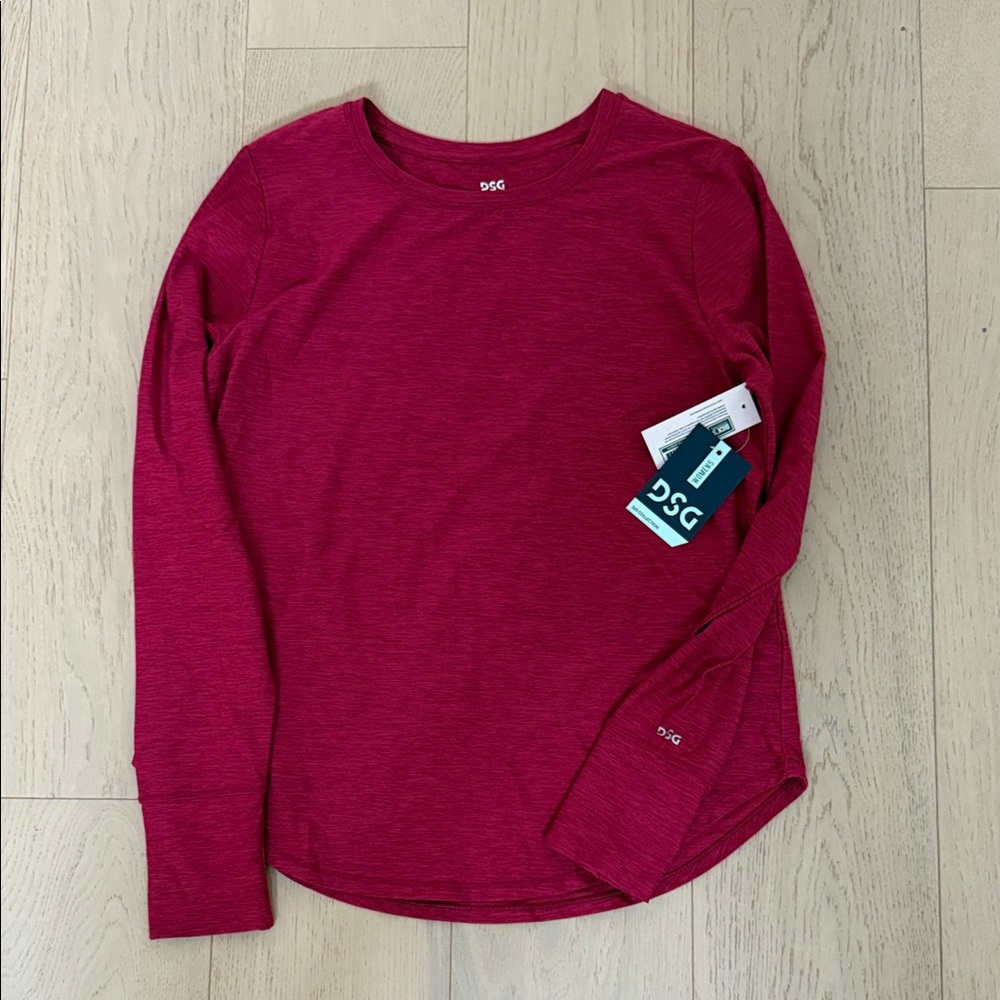 NWT DSG Vibrant Red Crew Neck Top